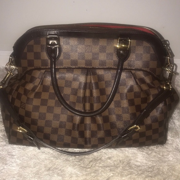Louis Vuitton Handbags - Authentic Louis Vuitton large purse!
